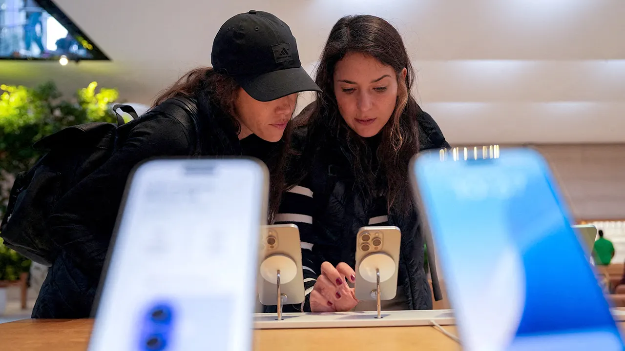 Apple fixes zero-day vulnerabilities in emergency security update