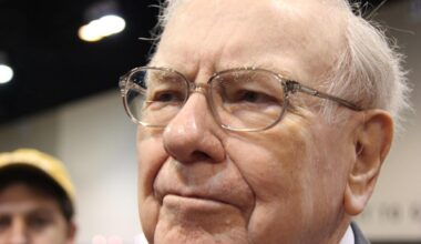 2 Unstoppable AI Stocks That Warren Buffett and Berkshire Hathaway Own
