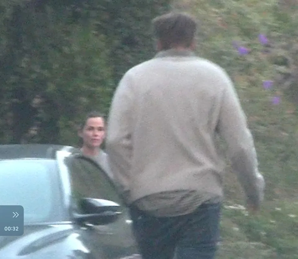 Jennifer Garner reunited with her boyfriend, John Miller, on Monday. /X17online.com