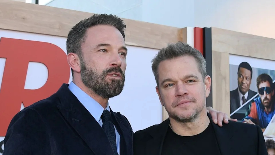  Matt Damon and Ben Affleck posing together at the premiere of Air. 