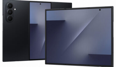 galaxy z trifold craftedblack combo