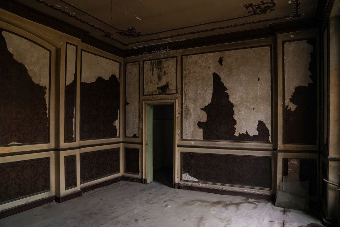 The restoration work preserved the building's original features, but retained signs of its age.