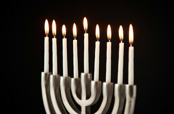 Irish Jewish community celebrates Hanukkah in Herzog Park - The Journal