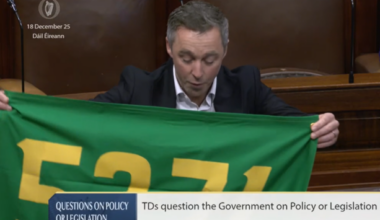 TD chastised over Dáil stunt highlighting children in homelessness - The Journal