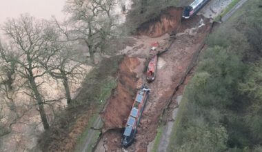 Ten people rescued after boats pulled into sinkhole in English canal - The Journal