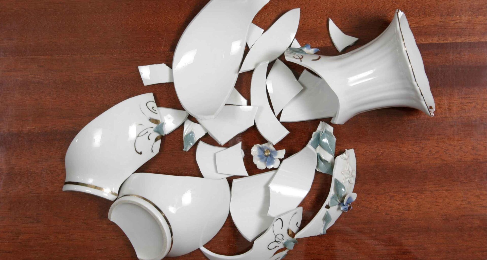 Physicists discover a universal law for everything that shatters