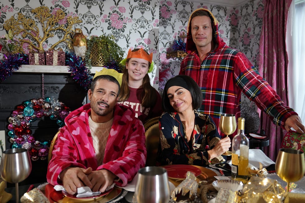 the mcqueens at christmas in hollyoaks
