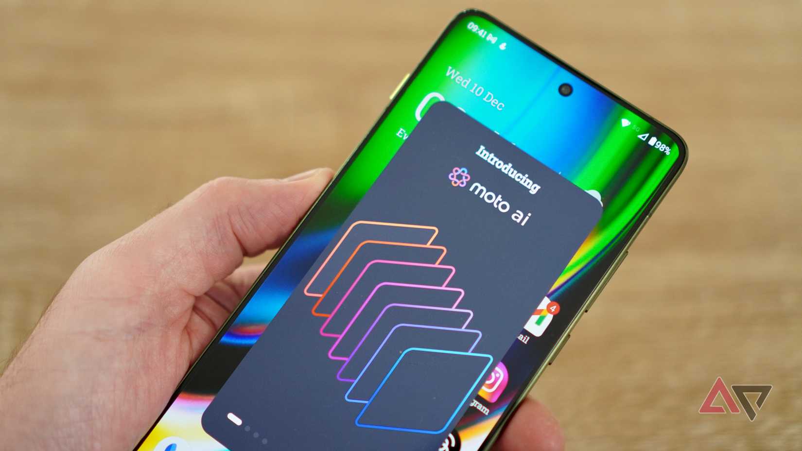 The Motorola Edge 70's Moto AI feature