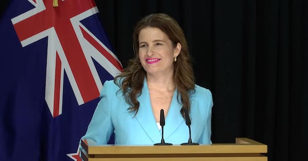 Nicola Willis urges mortgage holders to 'shop around'