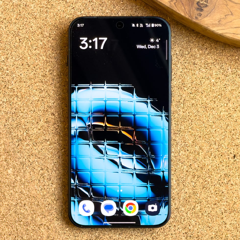 oneplus 15 displaying the home screen