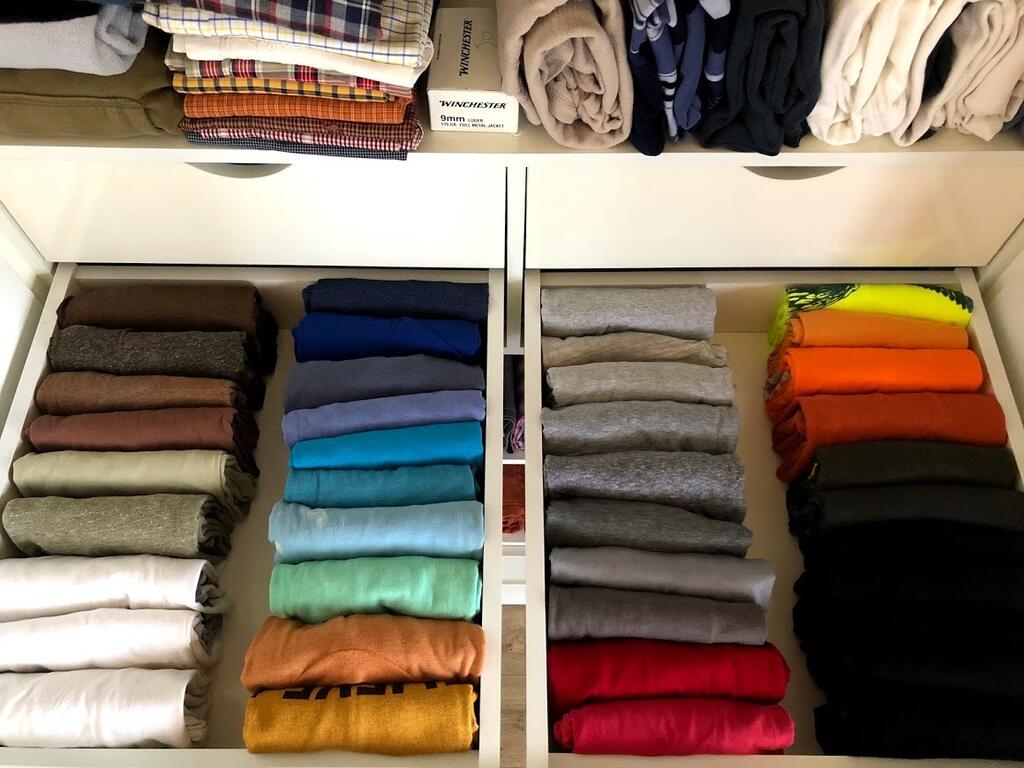 Closet organization is a critical element when space is limited (Photo: Orly Haber) סידור