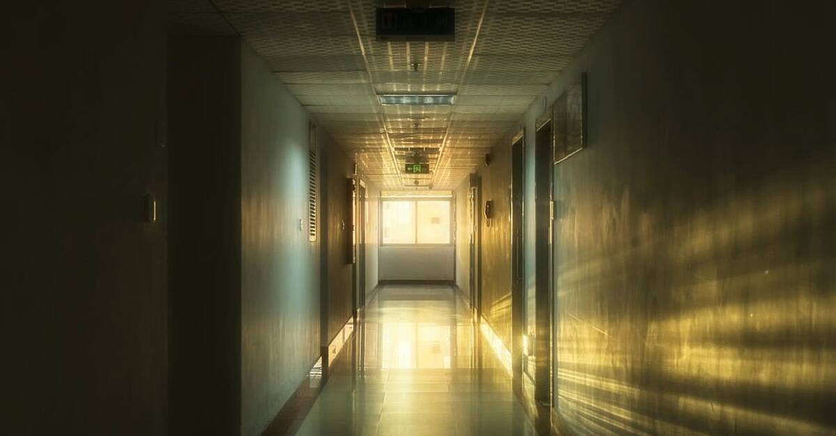 Seclusion and restraint of patients in mental health centres falls to all-time low, watchdog says