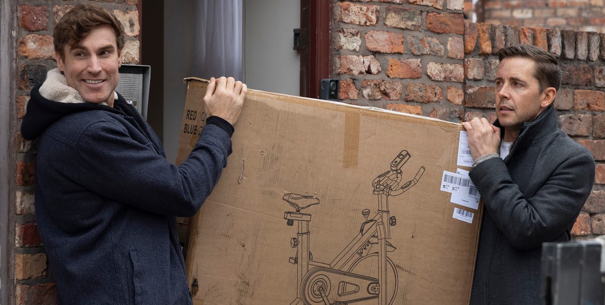 Coronation Street reveals surprise proposal in Todd's dark storyline