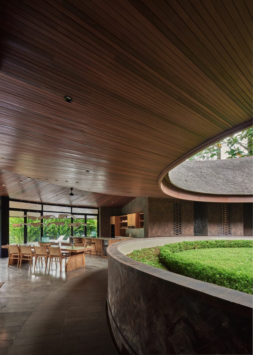 Villa Omah Prana by Alexis Dornier