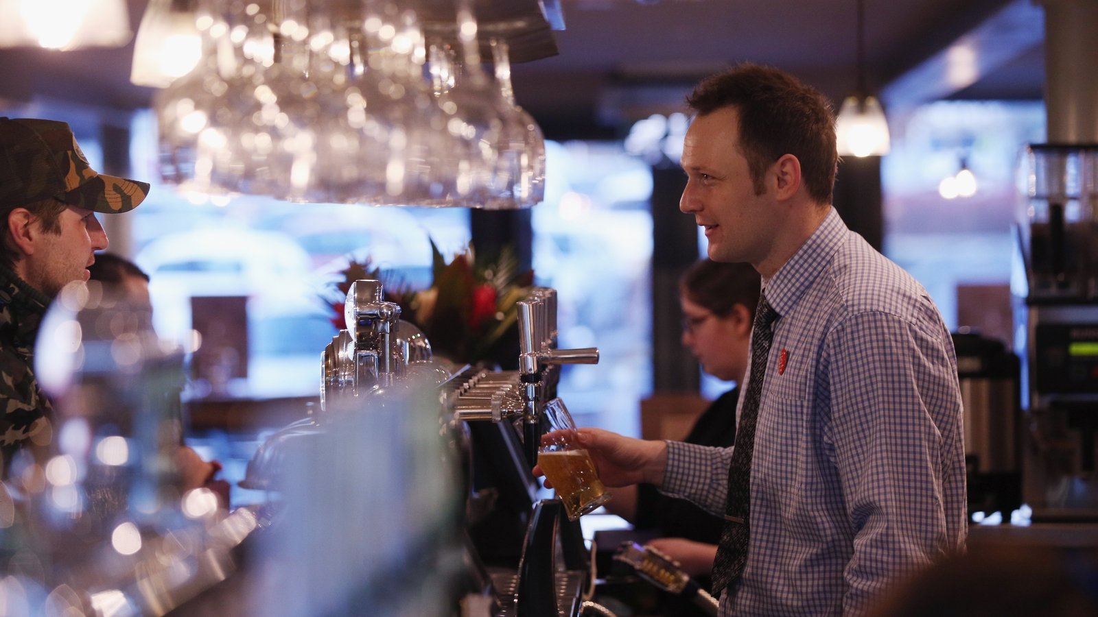 Support package to help UK pubs survive rising taxes