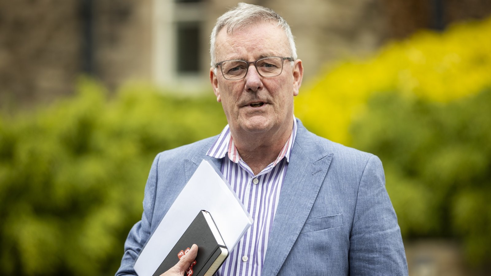 UUP's Mike Nesbitt to stand down as party leader