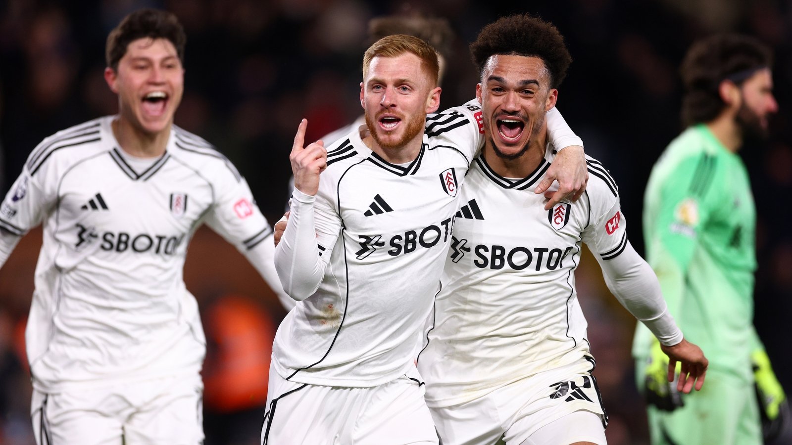 Reed's last-gasp screamer denies Liverpool victory