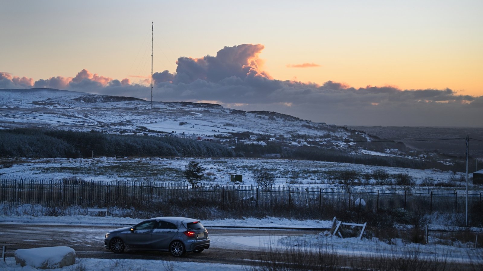Met Éireann issues new yellow ice and snow warnings