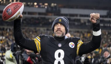 Rodgers late touchdown pass rescues Steelers