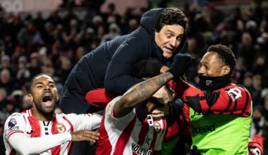 Andrews' Bees buzz, Spurs struggle