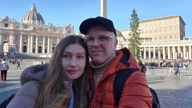 Dmitri Simbaev (R) and Daria Petrenko