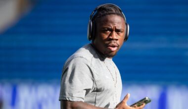 Obafemi heads to League 1 side Blackpool on loan