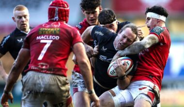 Scarlets strike at death to down Ulster