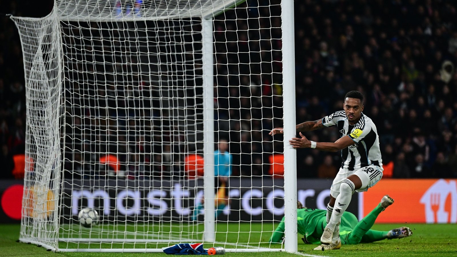 PSG and Newcastle both head for the play-off stage