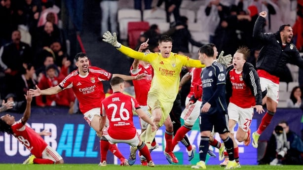 Anatoliy Trubin of Benfica celebrates 4-2 with teammates during the UEFA Champions League match between Benfica v Real Madrid at the Estadio Da Luz on January 28, 2026 in Lisbon Portugal 