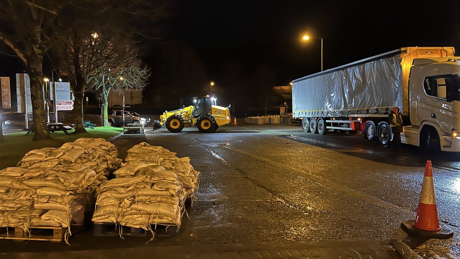 Live: Wexford on high alert for flooding after Storm Chandra - RTE.ie