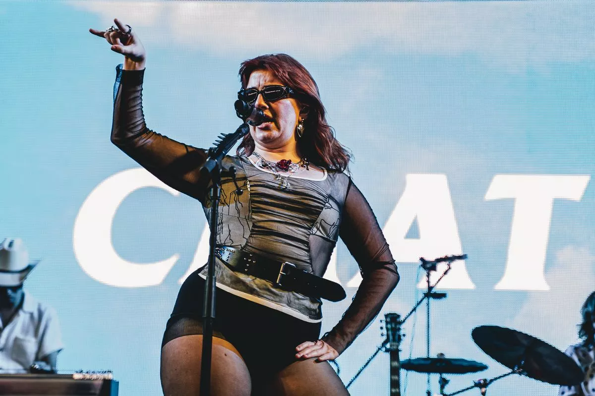  Ciara Mary-Alice Thompson, also known as CMAT, perform onstage during Tramlines at Hillsborough Park on July 27, 2025 in Sheffield, England. (Photo by Luke Brennan/Getty Images)