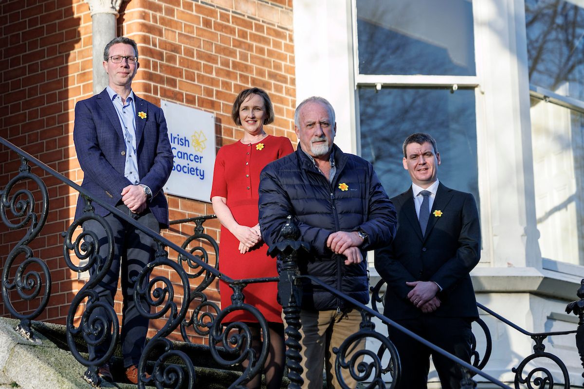 Paul Guinee (63) is pictured with thoracic surgeon at St James’s Hospital, Mr Gary Fitzmaurice, Amy Nolan, Director of Clinical Affairs at the Irish Cancer Society and Professor Daniel Ryan, Respiratory Consultant at the Beaumont RCSI Cancer Centre and Clinical Lead of the Lung Health Check Pilot
