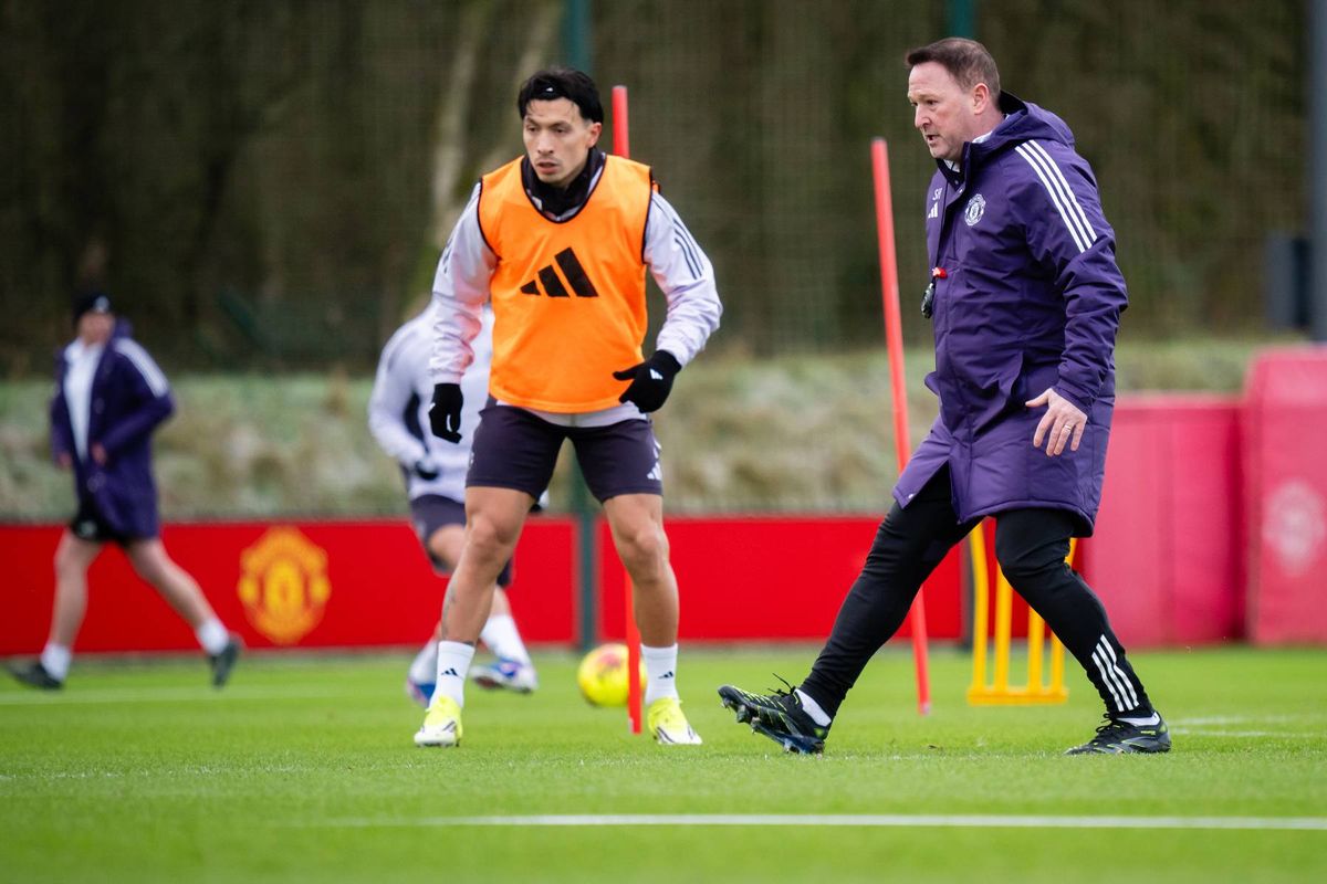 Assistant Head Coach Steve Holland of Manchester United in action during a first team training session at Carrington Training Ground on January 14, 2026 in Manchester, England
