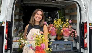 27-year-old quit her 9-to-5 to start a floral business—this year, she brought in 6 figures