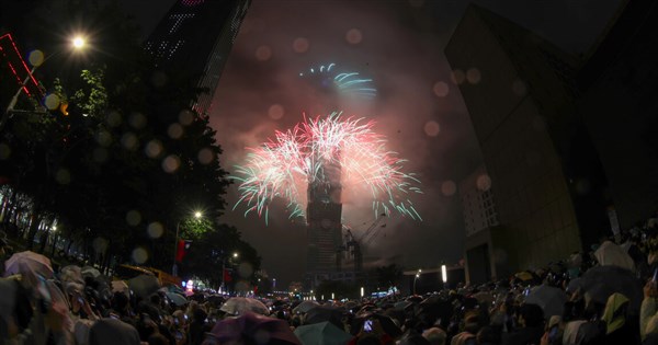 Economist warns of 'K-shaped' growth despite higher GDP