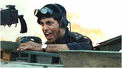 'Ikkis' box office collection Day 5: Agastya Nanda and Dharmendra starrer struggles on first Monday, mints Rs 1.35 crore as 'Dhurandhar' continues to dominate