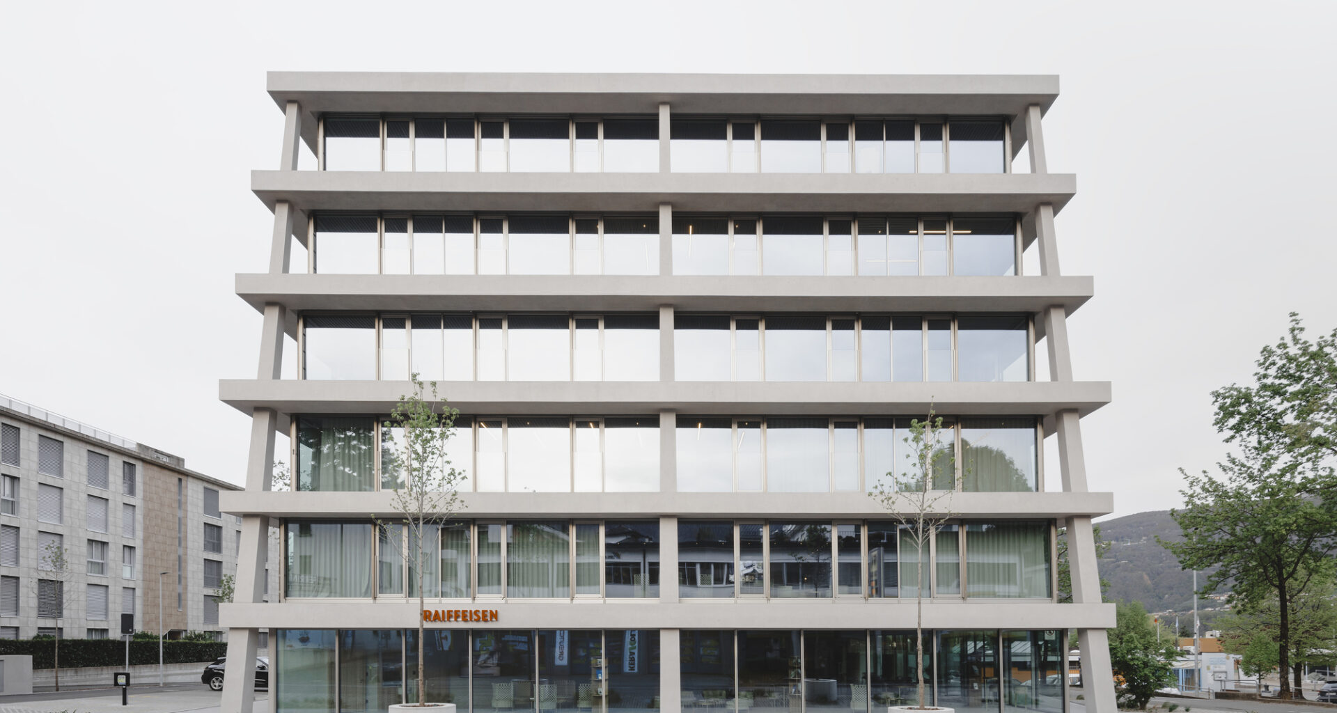 Raiffeisen Bank, Savosa / celoria Architects