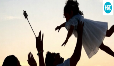 Little Raha plays with dad Ranbir Kapoor in Alia Bhatt’s New Year special picture