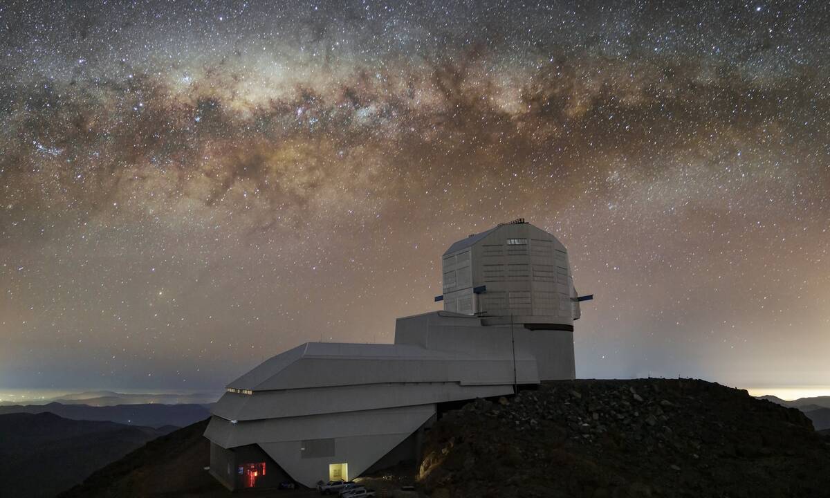 Satellite overload: astronomers look to UN to preserve the night sky
