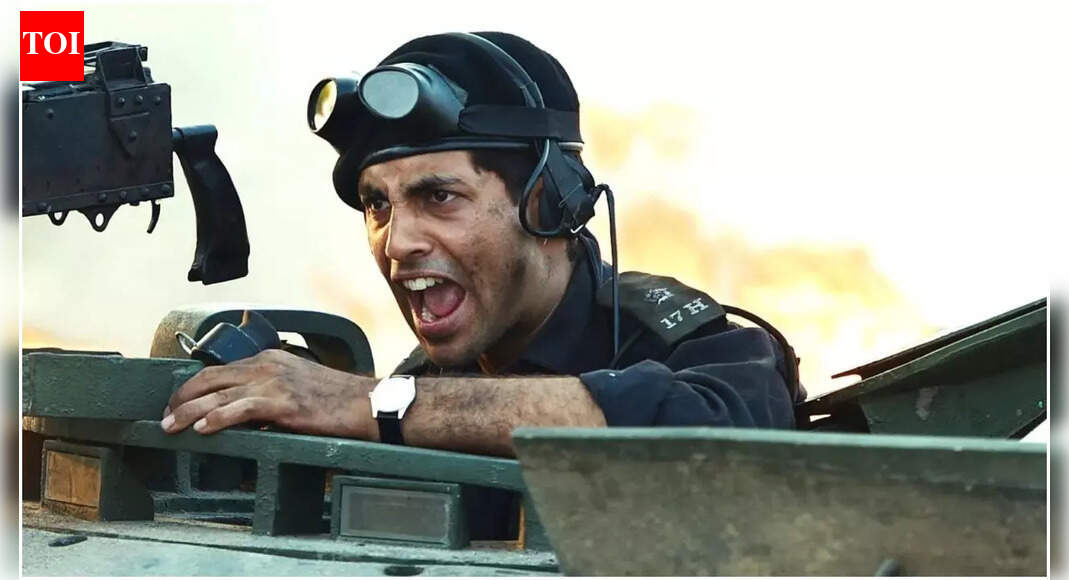 'Ikkis' box office collection Day 5: Agastya Nanda and Dharmendra starrer struggles on first Monday, mints Rs 1.35 crore as 'Dhurandhar' continues to dominate | Hindi Movie News