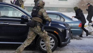 Woman shot dead by ICE in Minneapolis as mayor demands agents leave the city after ‘causing chaos’