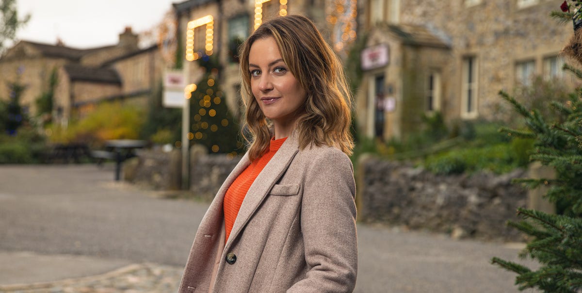 Corrie and Emmerdale star flooded with messages from co-stars as she shares sweet family news