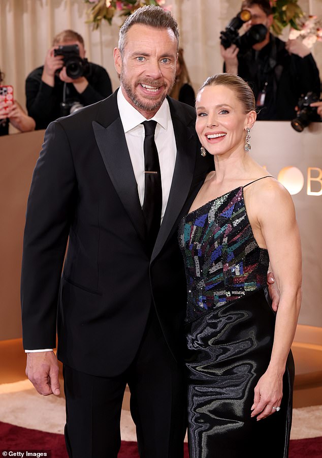 BEVERLY HILLS, CALIFORNIA - JANUARY 11: (FOR EDITORIAL USE ONLY) (L-R) Dax Shepard and Kristen Bell attend the 83rd Annual Golden Globe Awards at The Beverly Hilton on January 11, 2026 in Beverly Hills, California. (Photo by Monica Schipper/Getty Images)