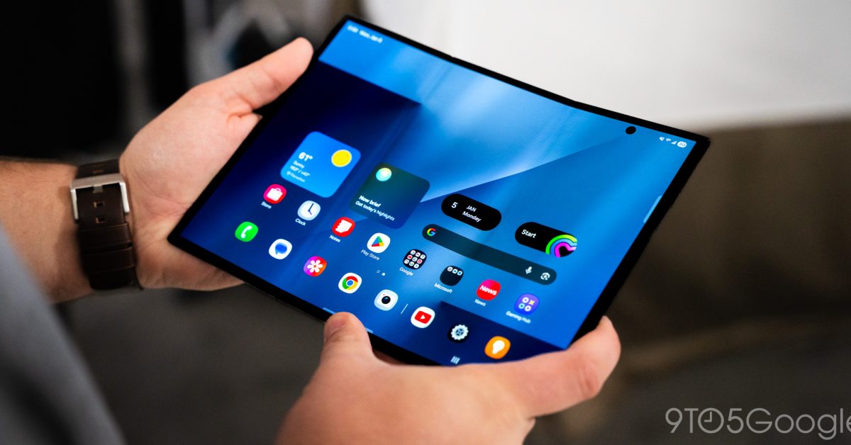 Someone's Galaxy Z TriFold display already spontaneously broke