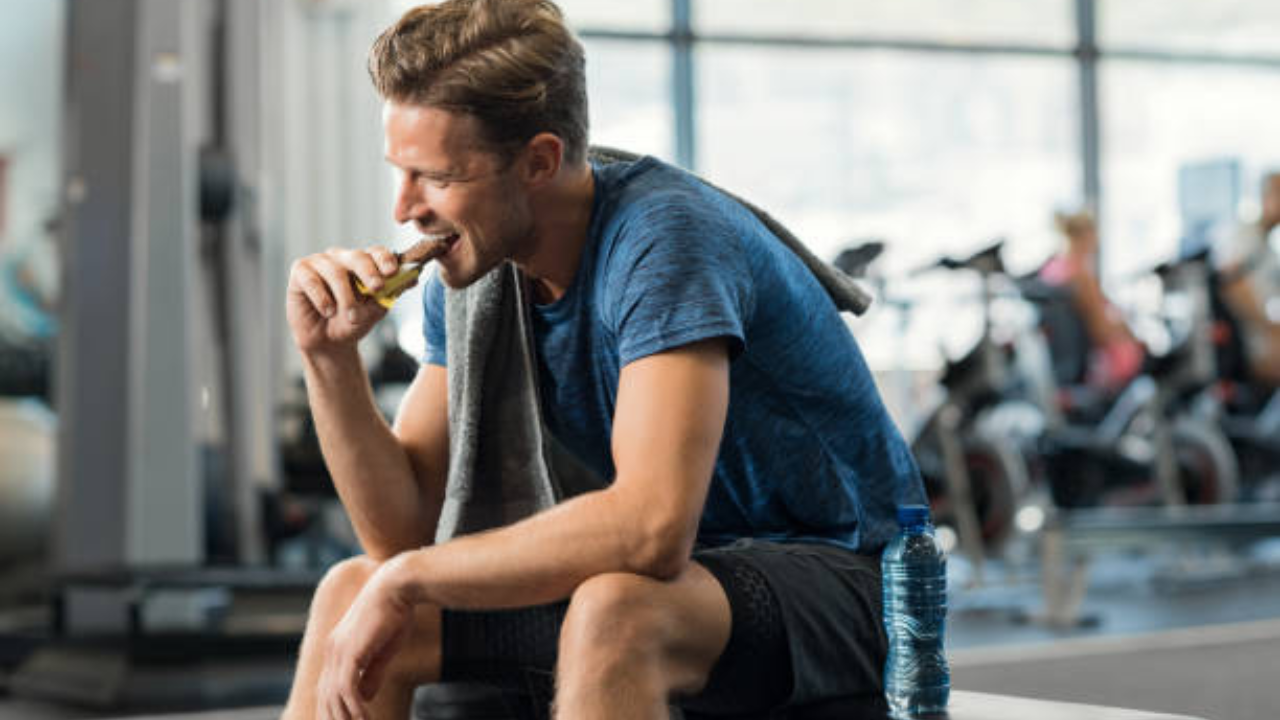 Hold that bite: Doctor explains the post-workout mistake that could cost you your life