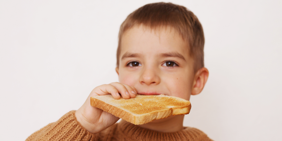 Visual arts professor perfectly explains why actors in movies are always eating toast