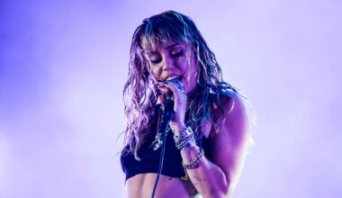 Miley Cyrus Earns Her First Hit On One Radio Chart Thanks To Family