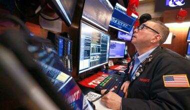 Economist Peter Schiff warns gold rally signals major dollar crisis, economic collapse ahead