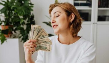 Smart shoppers share the 15 habits that saved them the most money in 2025