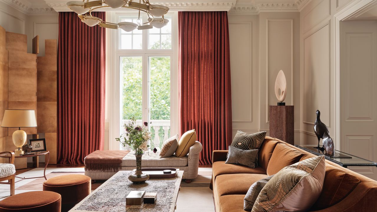 An ultra-sophisticated London apartment by Douglas Mackie